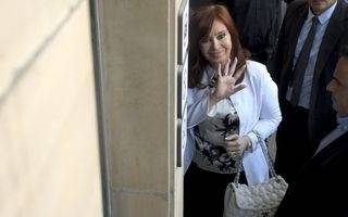 Cristina declaró durante más de 3 horas y sin responder preguntas: "A mí me absolvió la historia