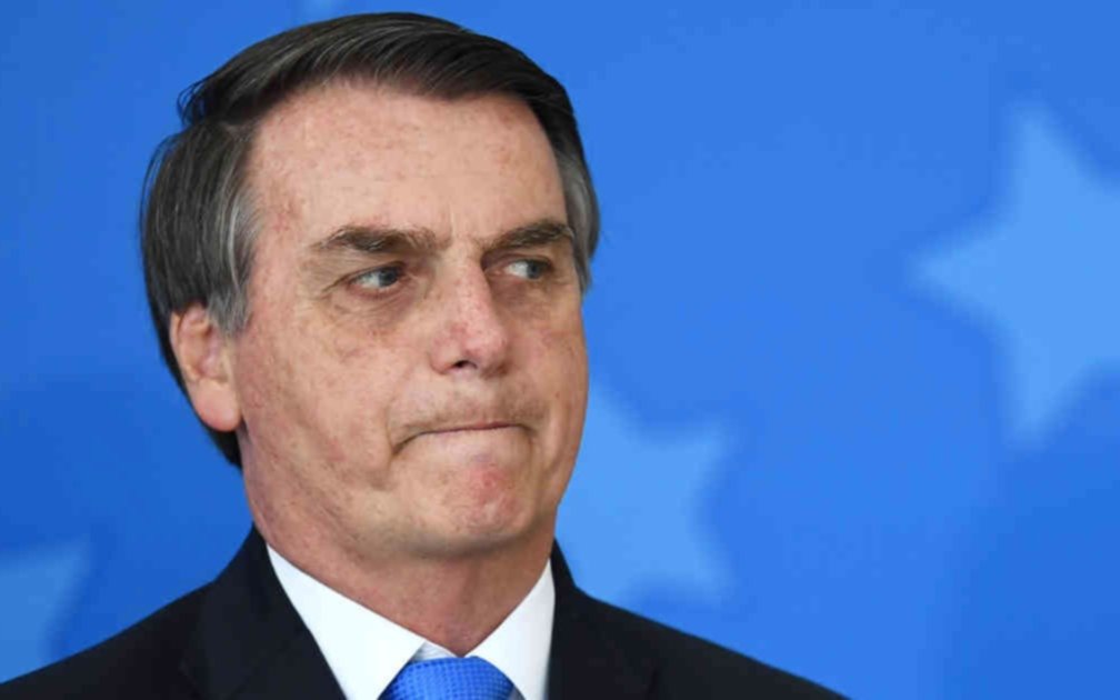 Bolsonaro dice que Argentina "pierde mucho más" si pelea con Brasil