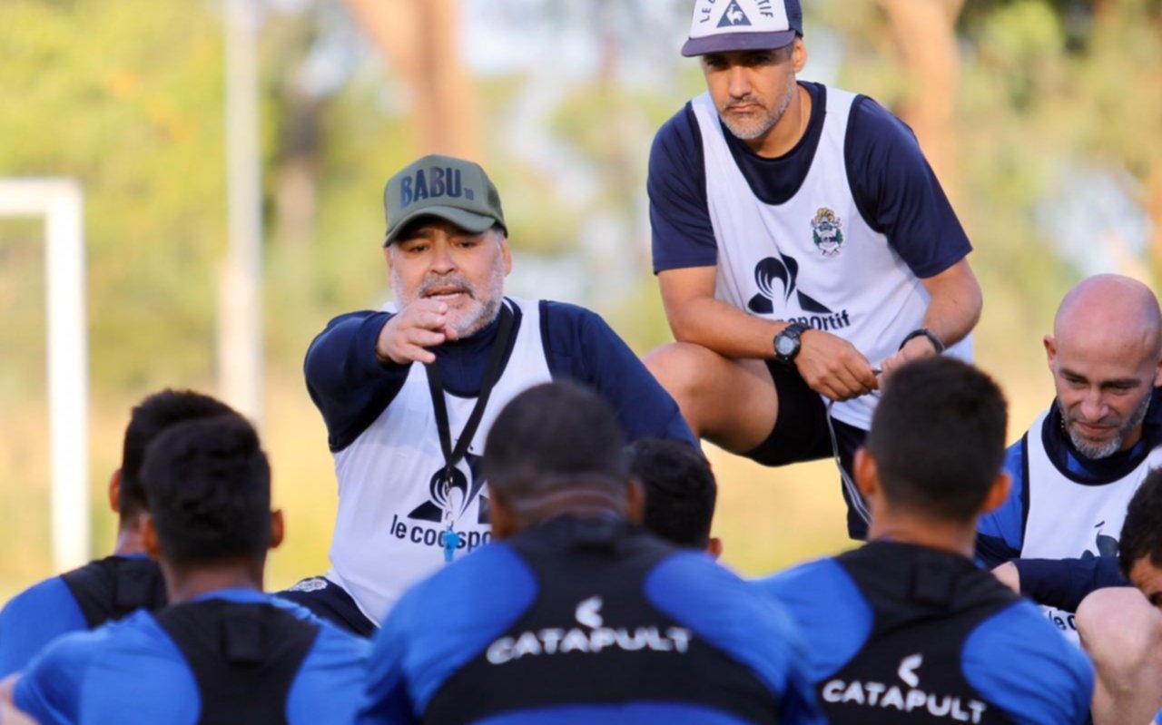 El once de Diego para enfrentar a Central Córdoba quedó sujeto a lo que pase mañana con Insfrán