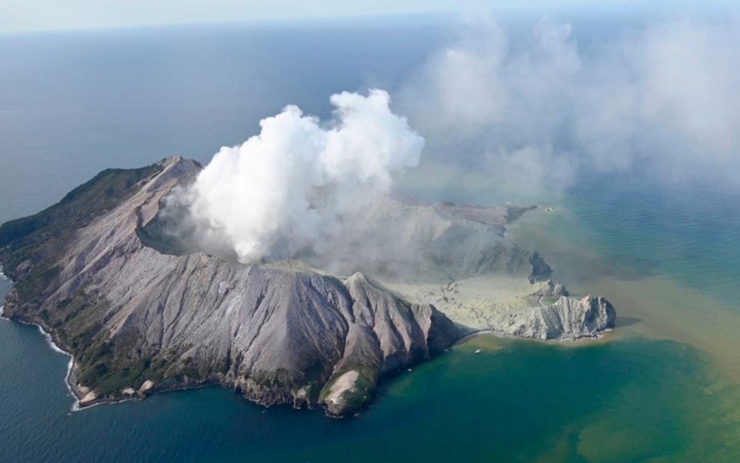 Al menos cinco muertos tras la erupción de un volcán en Nueva Zelanda