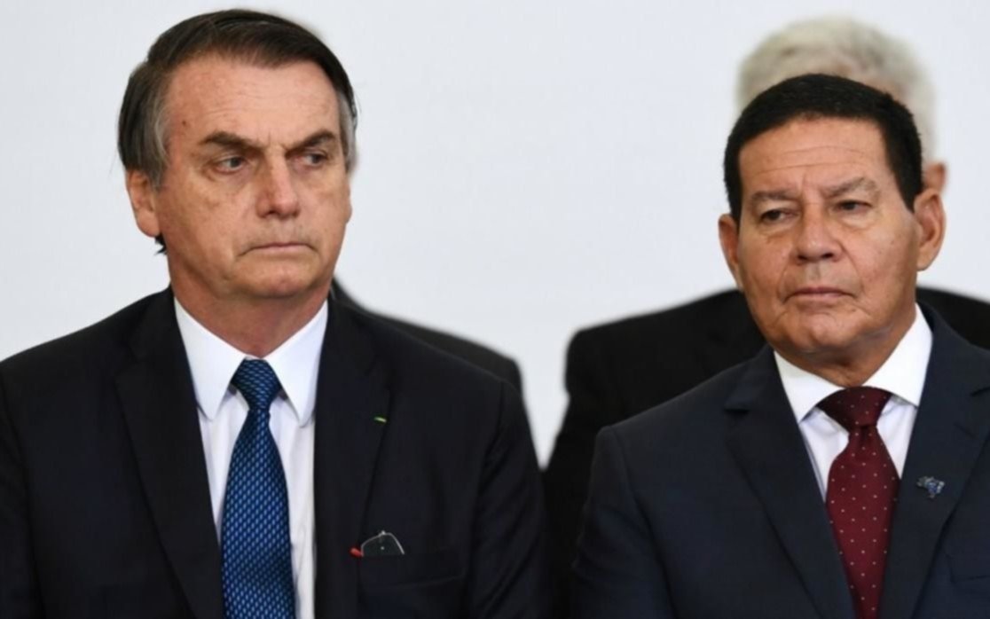 Bolsonaro volvió a cambiar y envía a su vice a la asunción de Alberto Fernández