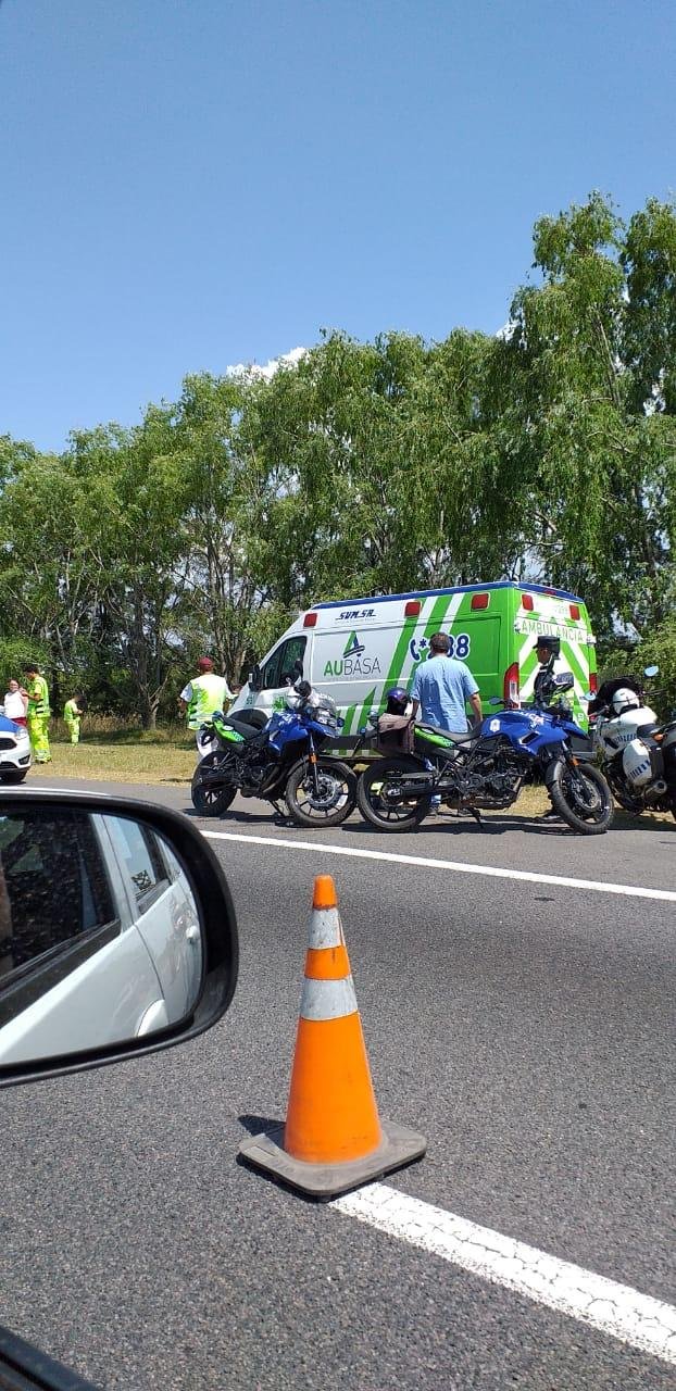 Un policía que hacía guardia en la autopista falleció tras ser arrollado por una camioneta