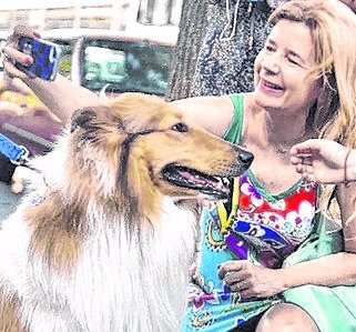 Ninci y una foto viral con el perrito de Alberto Fernández