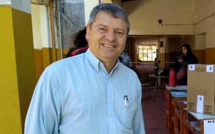 Corrientes: el intendente Osnaghi se atrincheró en su despacho y resiste un juicio