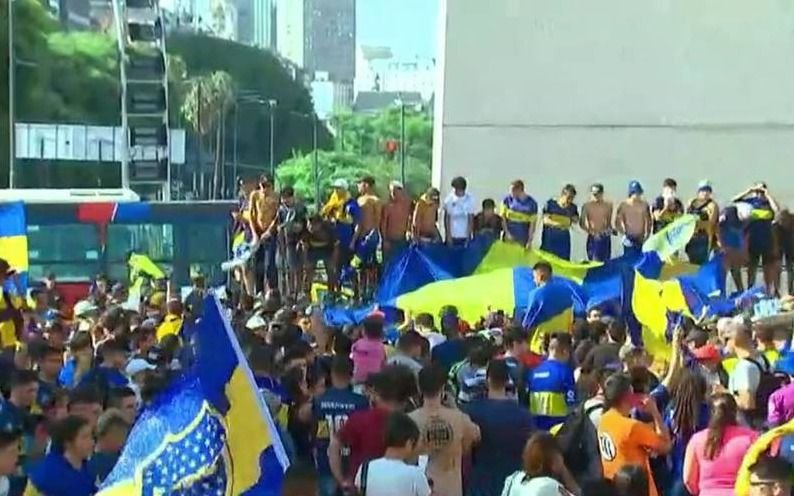 Con la Bombonera cerrada, el "Día del hincha de Boca" reunió a los Xeneizes en el Obelisco