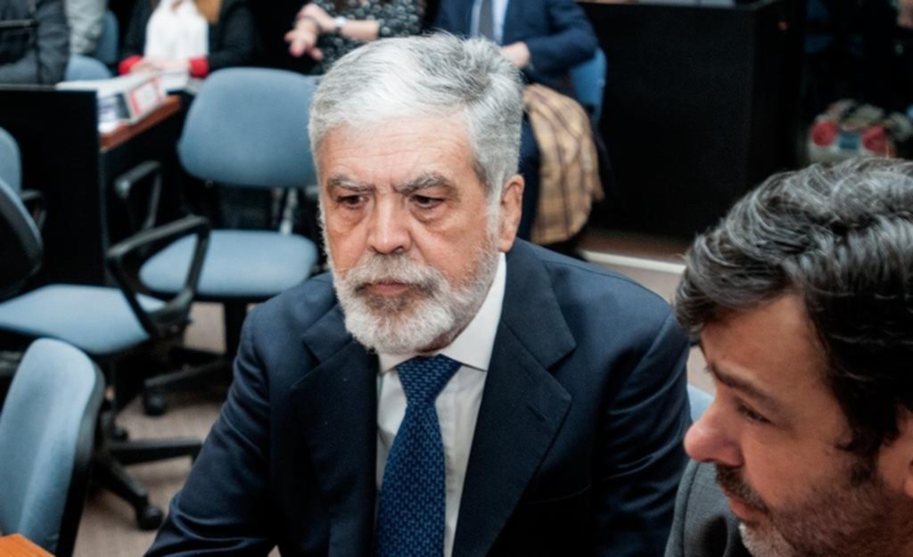 Ordenaron la libertad de Julio de Vido, que pasará a cumplir prisión domiciliaria