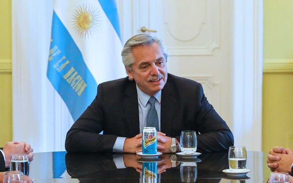 Alberto Fernández anunció que habrá bonos para jubilados y AUH, congelamiento de tarifas y suba en Bienes Personales