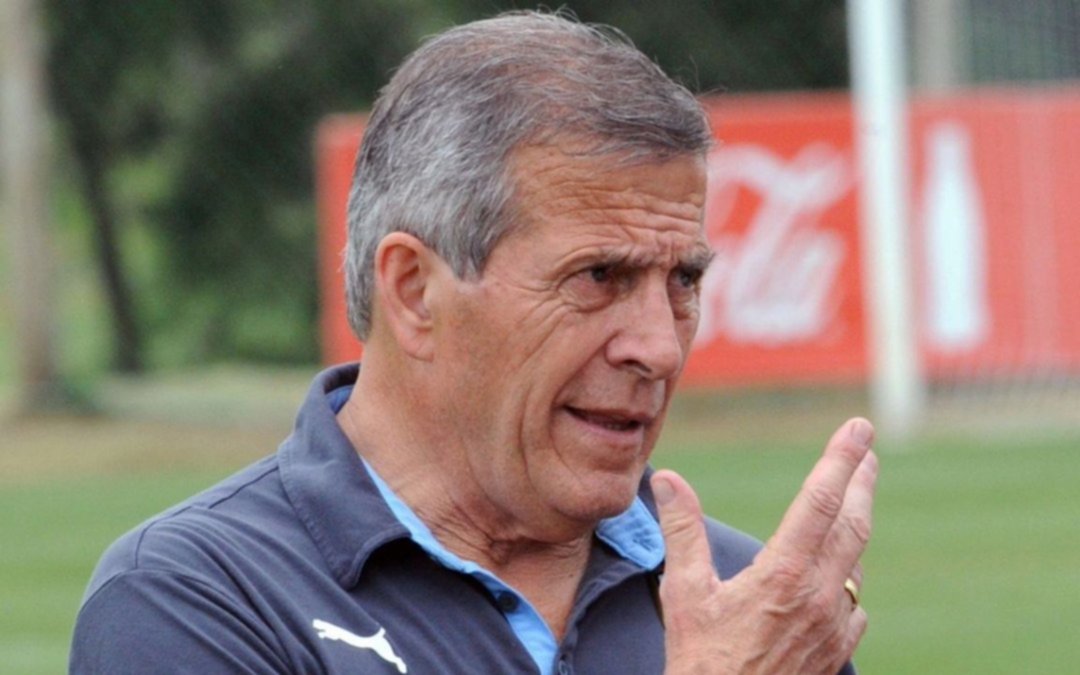 "Boca no puede hacer nada para borrar la final de Madrid", dijo el "Maestro" Tabárez