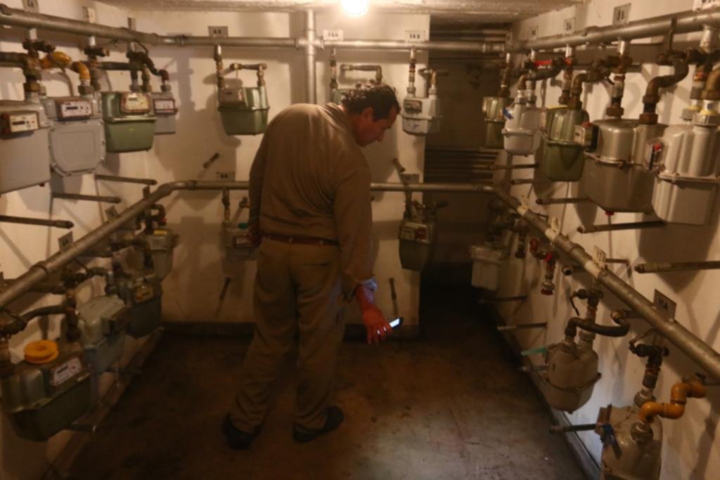 Aseguran que una filtración de agua pone en riesgo un edificio céntrico