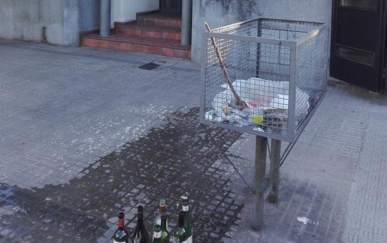 Quejas por un desborde cloacal en 5 entre 69 y 70