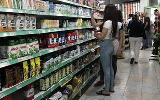 La canasta básica alimentaria subió 6,3% en noviembre y en lo que va del año aumentó 49,2%