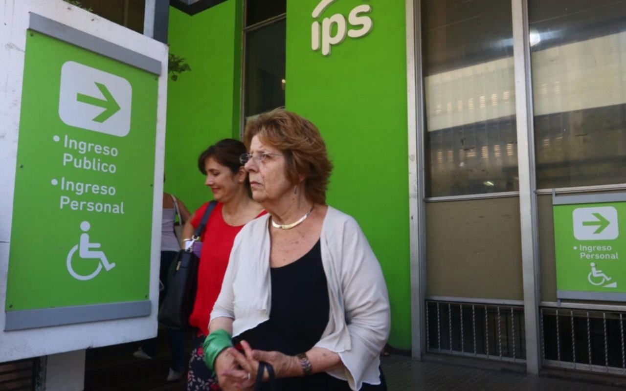 Vacas flacas: en Provincia no habrá bono de fin de año para jubilados que cobran en el IPS