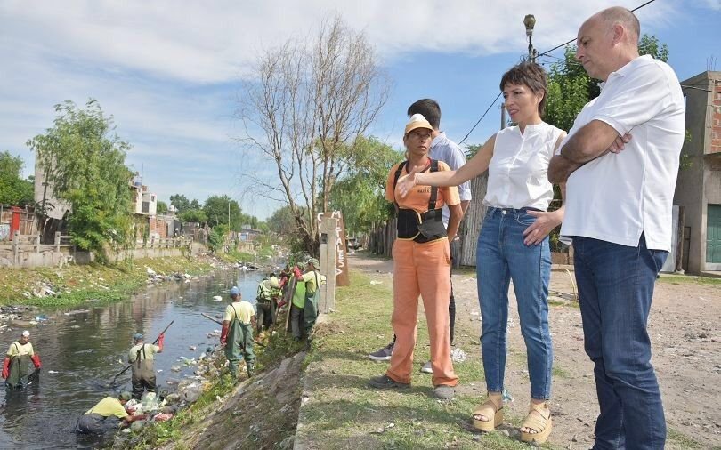 Operativo de limpieza del arroyo Las Piedras en Quilmes