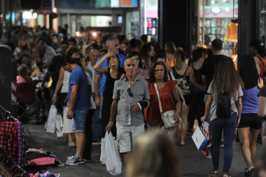 Los centros comerciales revivieron con “La noche de los descuentos”