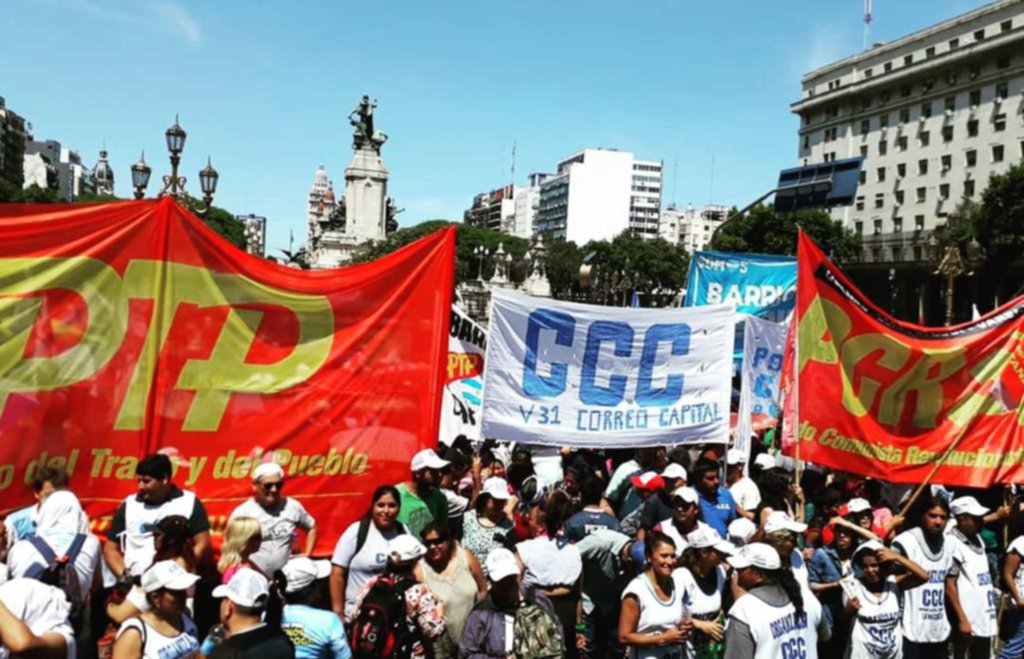 Una “ensalada” de movilizaciones cruzadas frente al Congreso