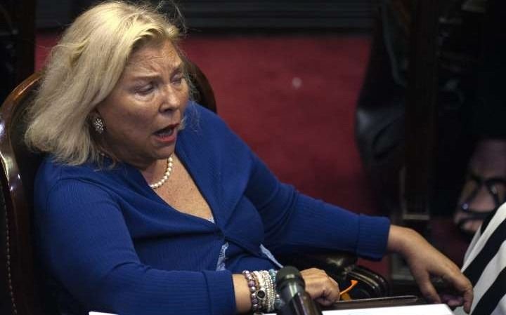 Se "autoriza la dictadura por seis meses”, disparó Lilita Carrió