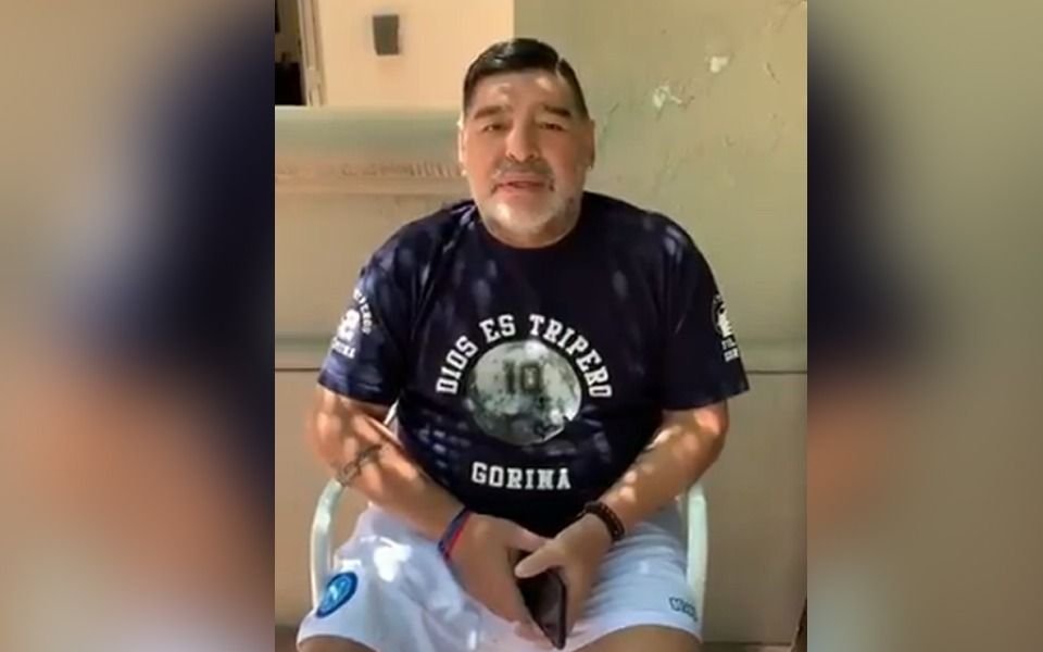 Maradona promocionó el campeonato virtual mediante un video y con un remera "Tripera"
