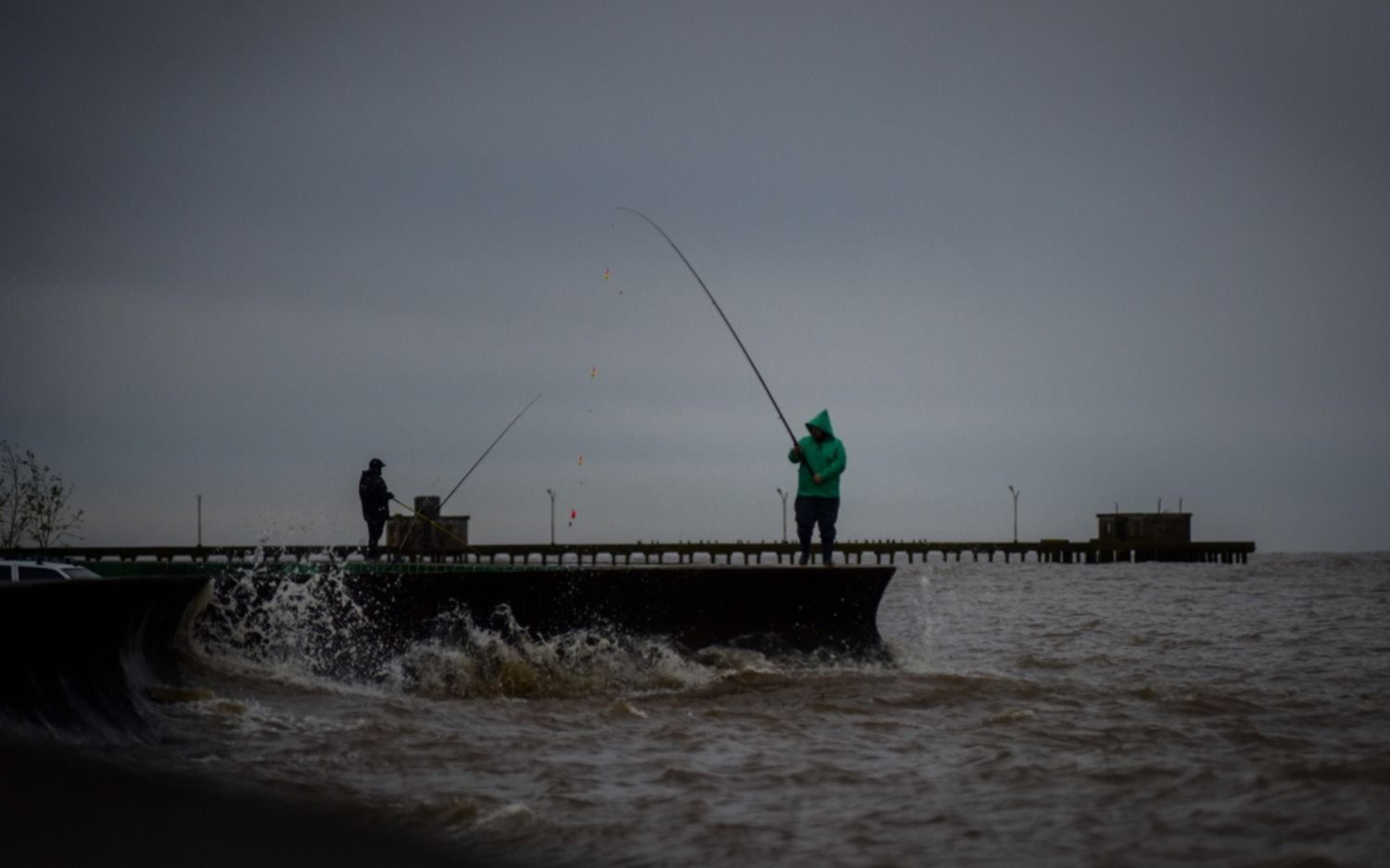 Alertan por la crecida del Río de La Plata