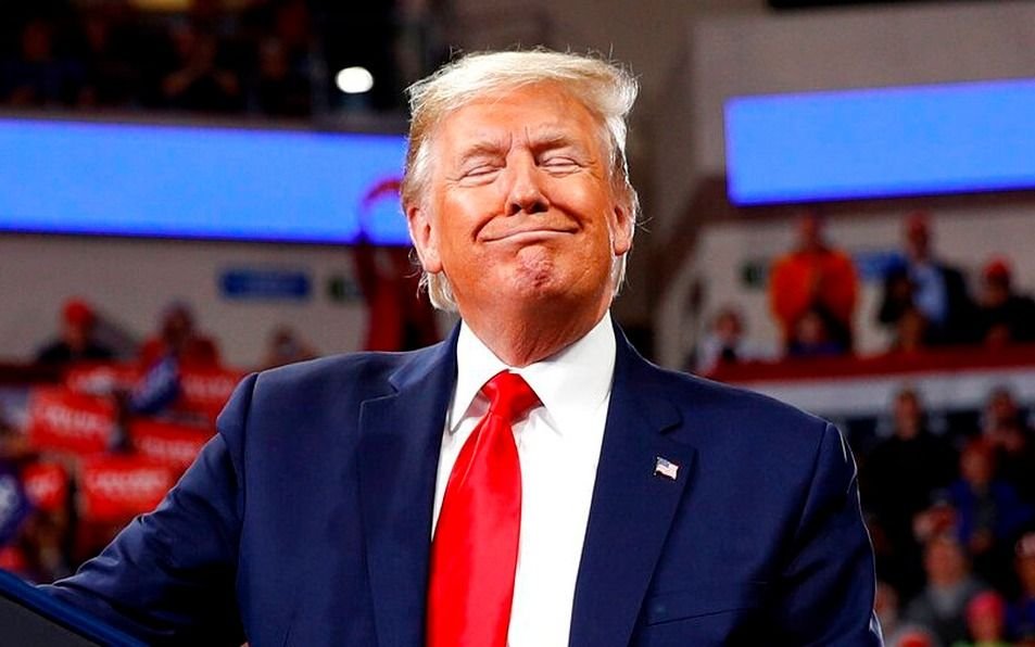 Trump dice que el juicio político disparó su nivel de popularidad "por las nubes"