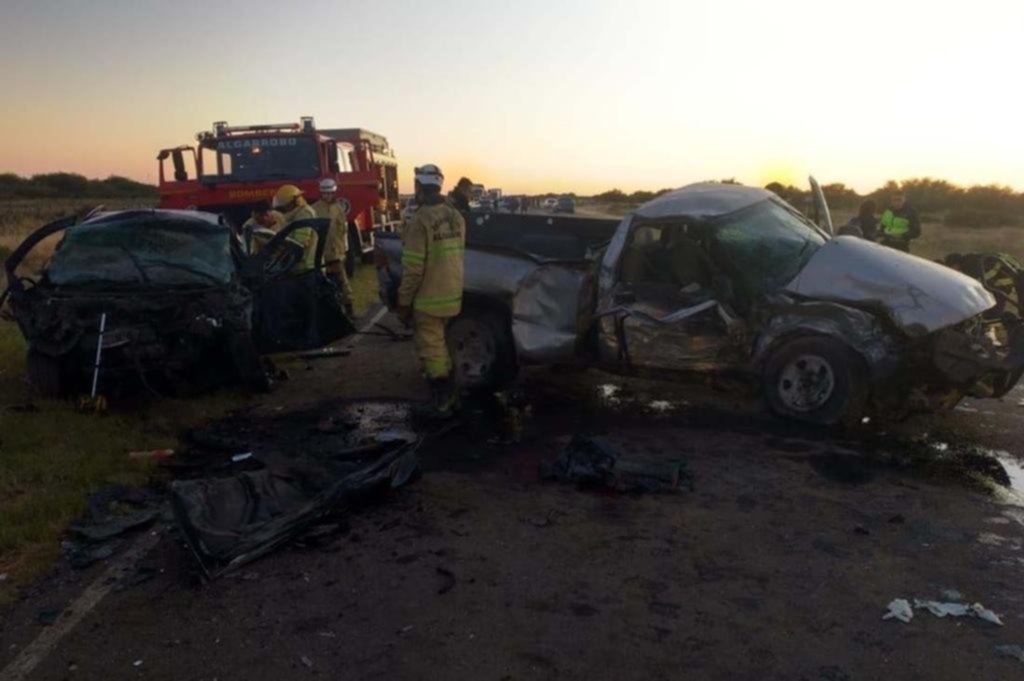 Siete muertos en la ruta 22 tras un siniestro vial que involucró a tres vehículos particulares