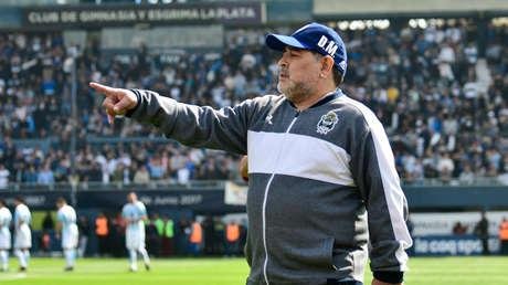 Maradona fue elegido como “entrenador del mes” en una encuesta oficial de Superliga