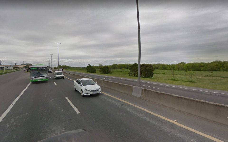 Alertan por quema de pastizales en cercanías de la Autopista