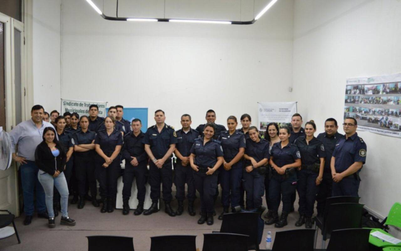 Capacitaron a oficiales de la Policías Local en secuestros de celulares