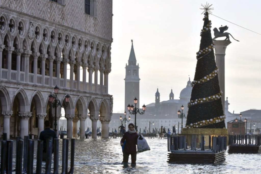 Venecia volvió a inundarse y tendrá una Navidad con el “agua alta”