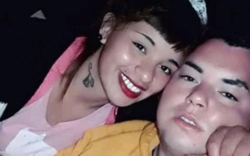 Se negó a declarar el presunto femicida acusado de matar de 35 puñaladas a su pareja en Grand Bourg
