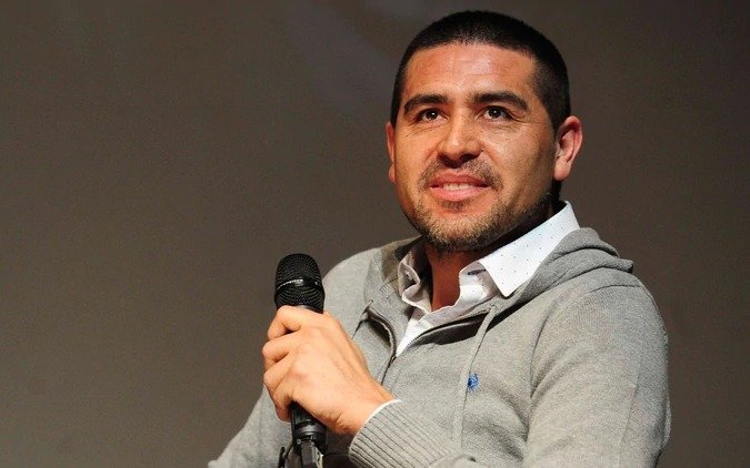 ¿Y Russo? Riquelme dilata el anuncio del nuevo DT de Boca