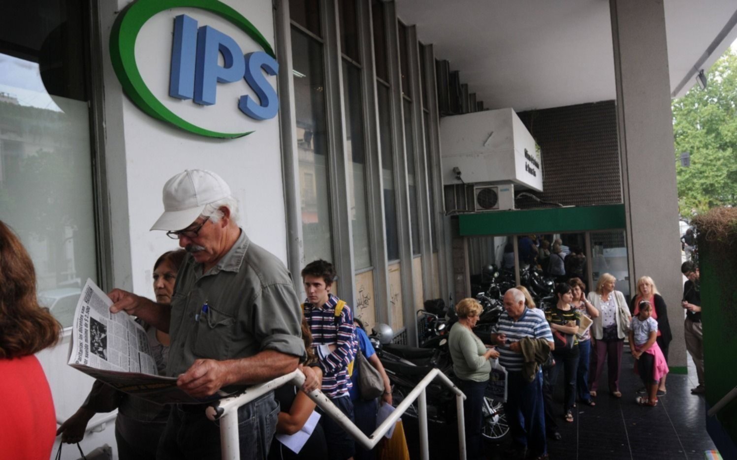 Comienza mañana el pago a los jubilados del IPS 