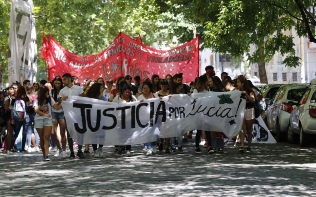 Perpetua para el hombre que asesinó a su ex novia adolescente en Romero