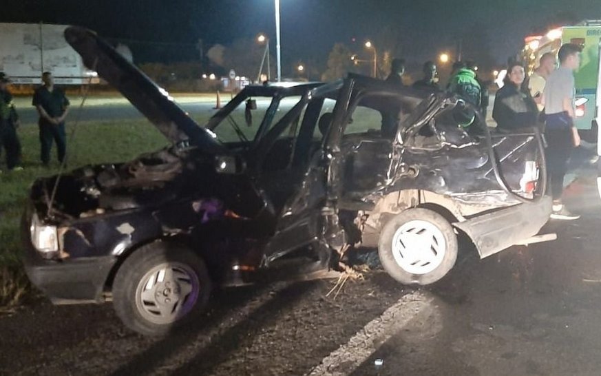 Dos personas heridas al chocar dos autos en la Autovía 2 cerca de Mar del Plata