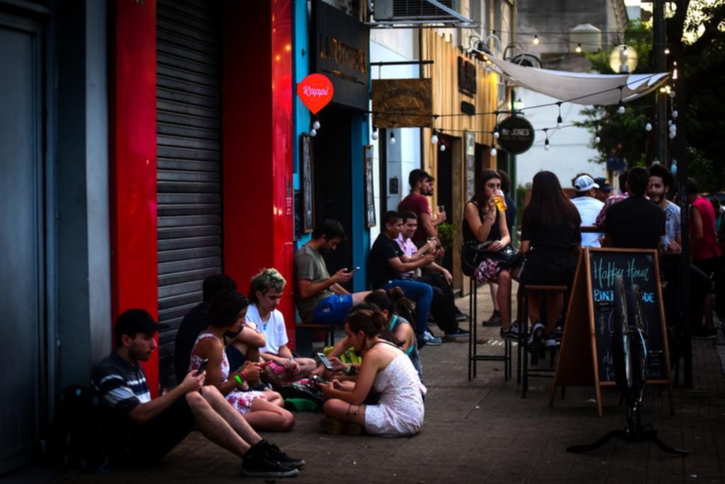 Las cervecerías “a cielo abierto”, una tendencia urbana que gana la calle