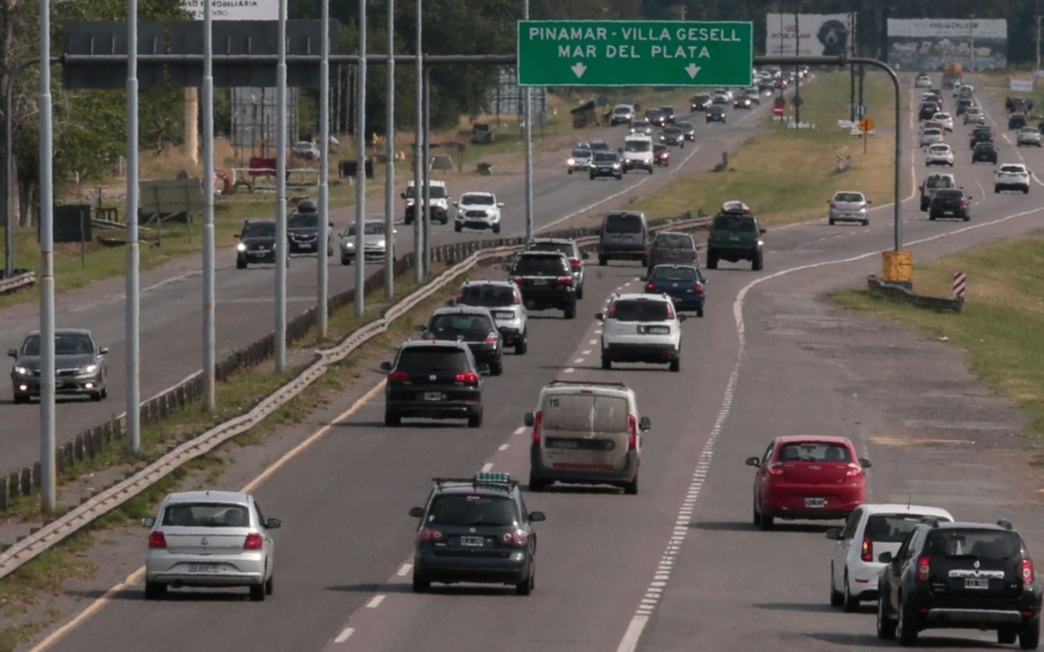 Más de 2.400 autos por hora ayer en la Autovía 2