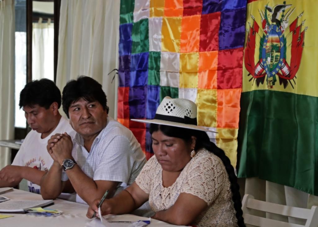 De cara a los comicios en Bolivia, Evo se reunió con dirigentes de su partido