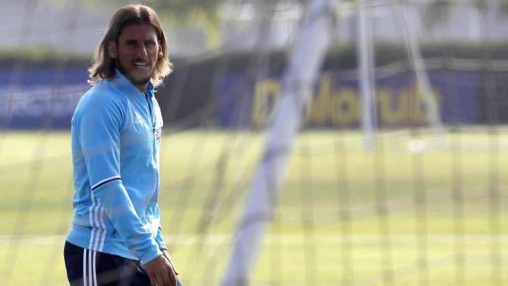 Racing presenta a Beccacece como DT, y Gastón Fernández aplaudió la designación
