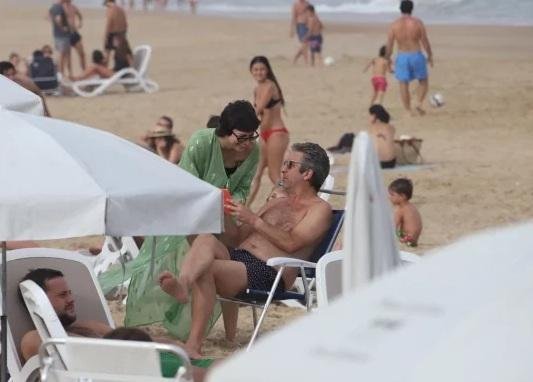 Úrsula Corberó con los Darín en la costa uruguaya