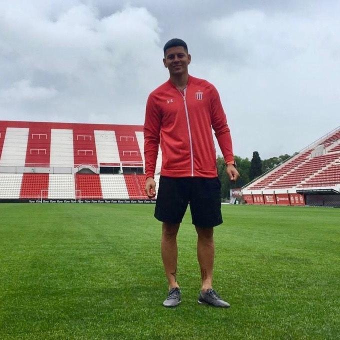 Marcos Rojo, de visita por el nuevo estadio