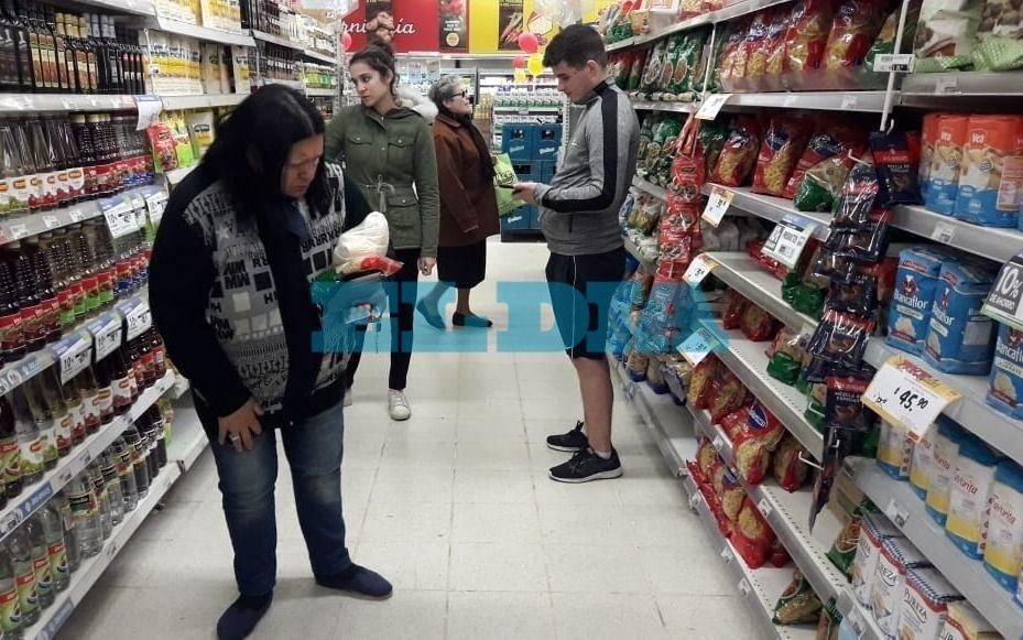 Acuerdan bajar los precios de alimentos del programa de reducción del IVA que vencía el 31