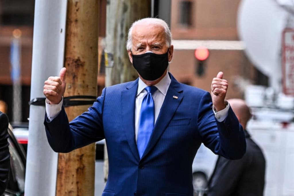 Biden piensa mantener los aranceles a China