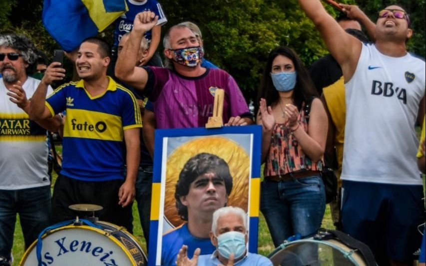La Peña Los Xeneizes de La Plata homenajeó a Diego Armando Maradona