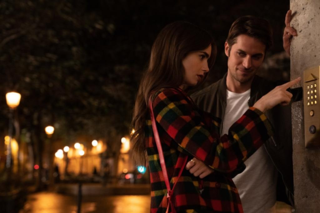 “Emily in Paris”: mucho romance en una Francia estereotipada