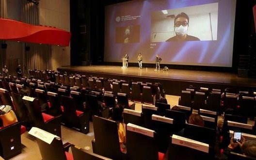 Después de nueve meses abrirán cines, teatros, gimnasios y casinos en Perú