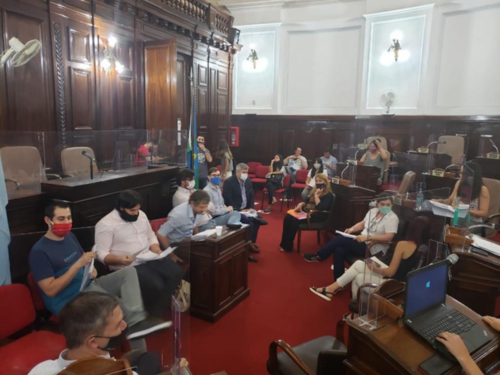 Polémica por la nueva tasa de alumbrado de Garro: el peronismo quiere ir a la Justicia