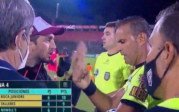De Luis Zubeldía al árbitro Penel: "Sos de Boca, sos un ladrón