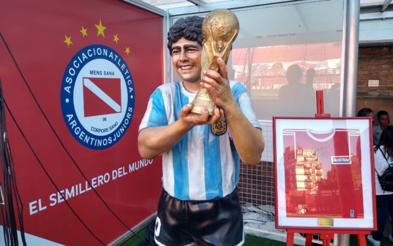 En La Paternal, así fue el homenaje a su hijo pródigo