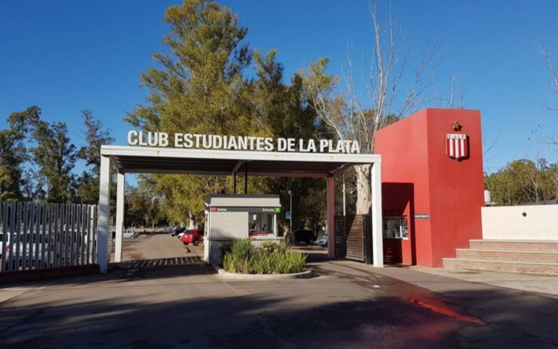 Estudiantes suspendió las actividades de mañana por la muerte de Sabella
