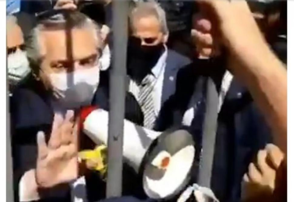 La oposición salió con los tapones de punta contra Alberto F.
