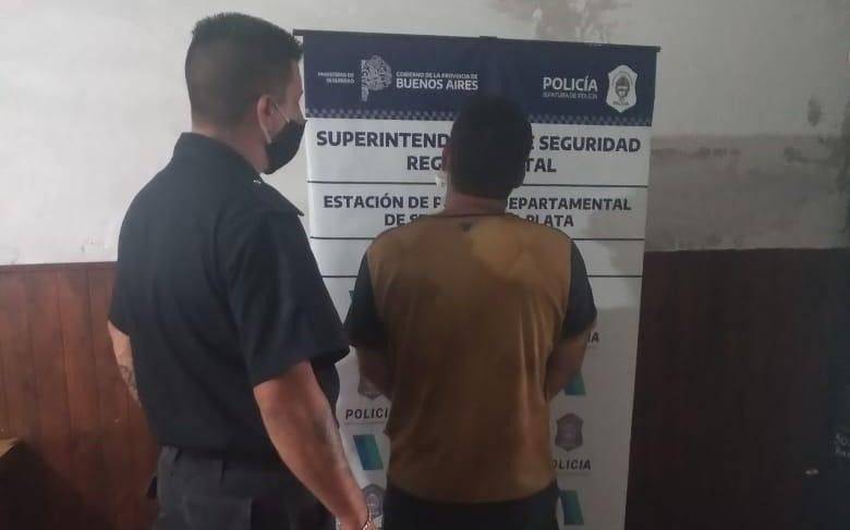 En Tolosa detienen a violento que golpeó con un palo de escoba a su ex pareja  